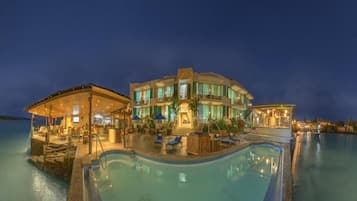 Piscine couverte, piscine extérieure