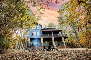 Terrace/patio - Large family retreat with Mountaintop views (Broken Bow)