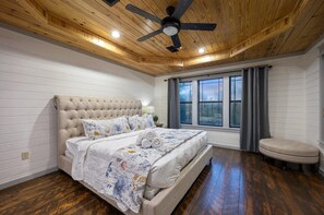 4 slaapkamers, een strijkplank/strijkijzer, wifi, beddengoed