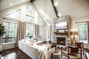 Smart TV, fireplace