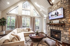 Smart TV, chimenea