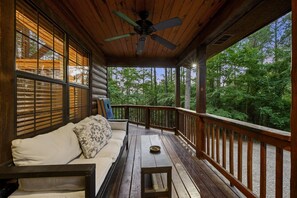 Terrace/patio - Graywolf Lodge - 2 BR-Timber Creek Trails (Broken Bow)