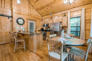 Fridge, microwave, oven, stovetop - Hillside Hollow -1 BR-Timber Creek Trails (Broken Bow)