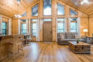 Interior - Hillside Hollow -1 BR-Timber Creek Trails (Broken Bow)