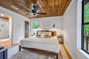 2 多间卧室、熨斗/熨衣板、WiFi、床单