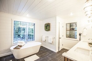 Hårføner og håndklær