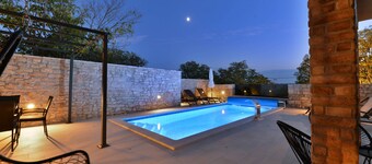 Villa Didovi snovi with heated pool