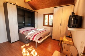 1 chambre, fer et planche à repasser, Wi-Fi, literie fournie