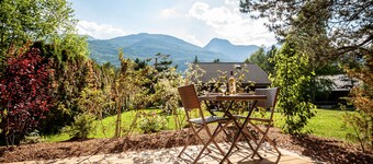 Between lakes and mountains