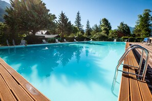 Piscine extérieure, piscine chauffée