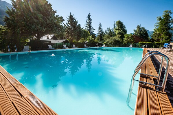 Piscine extérieure, piscine chauffée