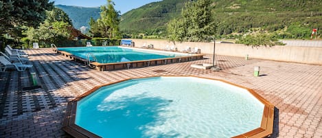 Piscine extérieure, piscine chauffée