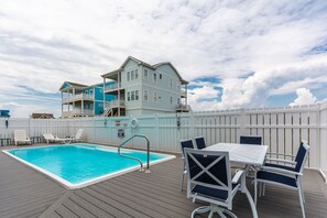 Pool - "Pelicans Nest" - Oceanfront Home w/ Private Pool, 4 Bedrooms / 3 Bathrooms (Holden Beach)