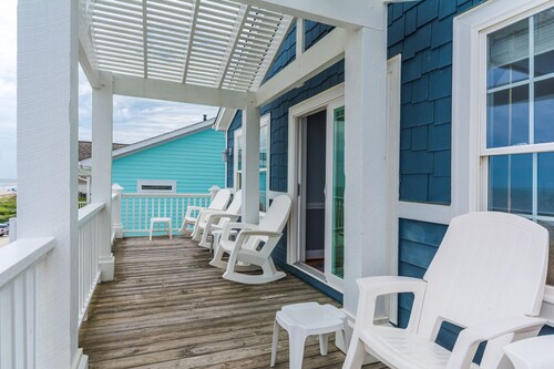 "Pelicans Nest" - Oceanfront Home w/ Private Pool, 4 Bedrooms / 3 Bathrooms