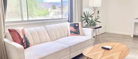 Smart TV y chimenea