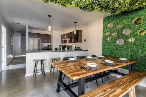 The Greenhouse: Modern Rural Escape