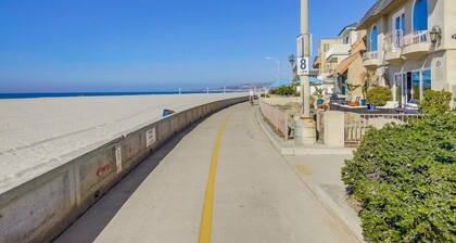 Steps to Ocean ☆ Sunny Top Level Unit ☆ Outdoor Deck