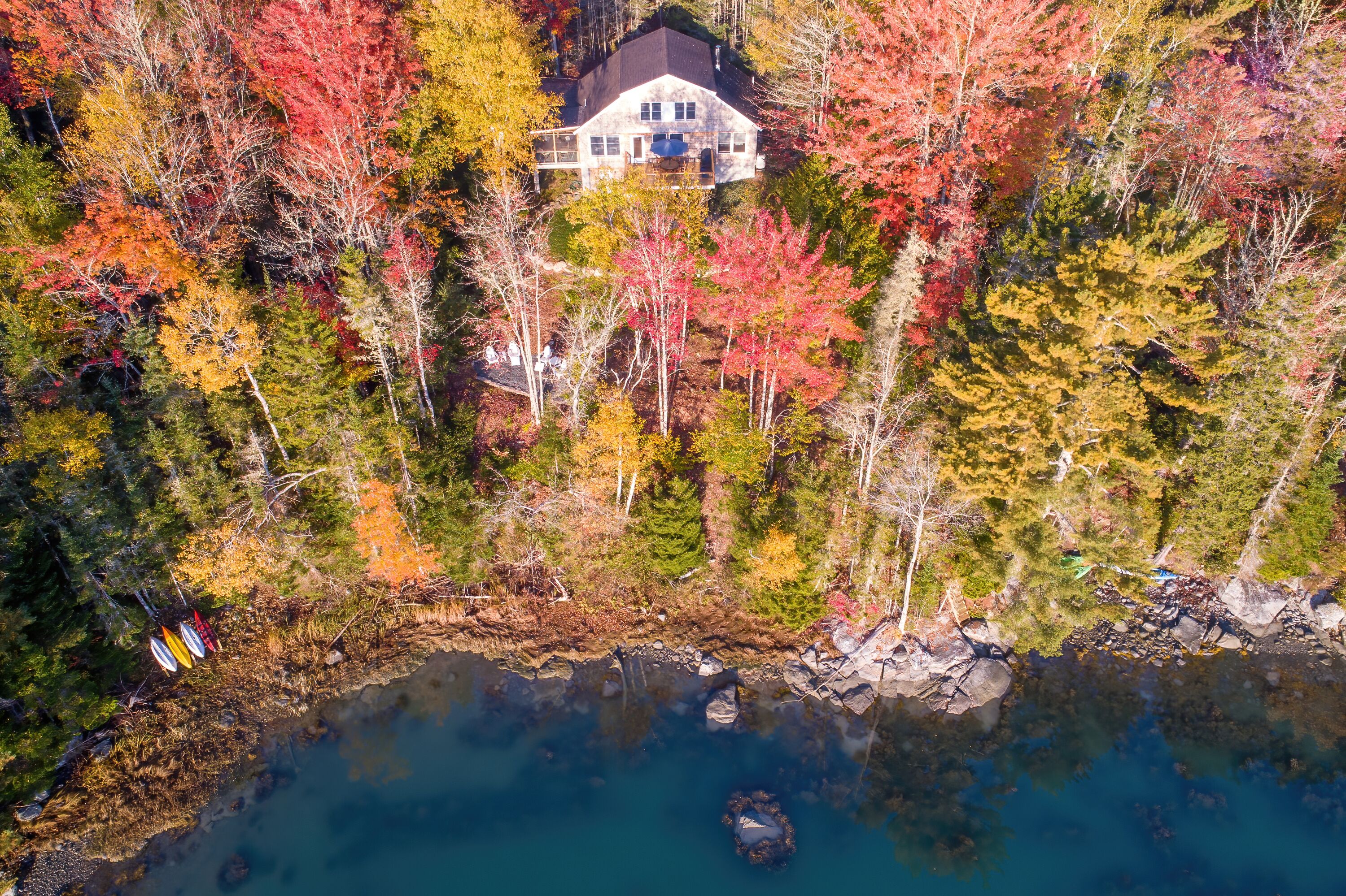 Cozy waterfront cottage 30 minutes from Acadia National Park