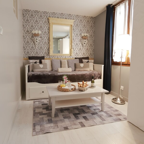 1 chambre, fer et planche à repasser, lit parapluie, Wi-Fi gratuit