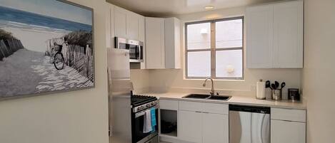 Réfrigérateur, cafetière/bouilloire