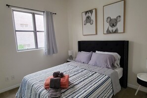 3 chambres, fer et planche à repasser, lit parapluie, Wi-Fi