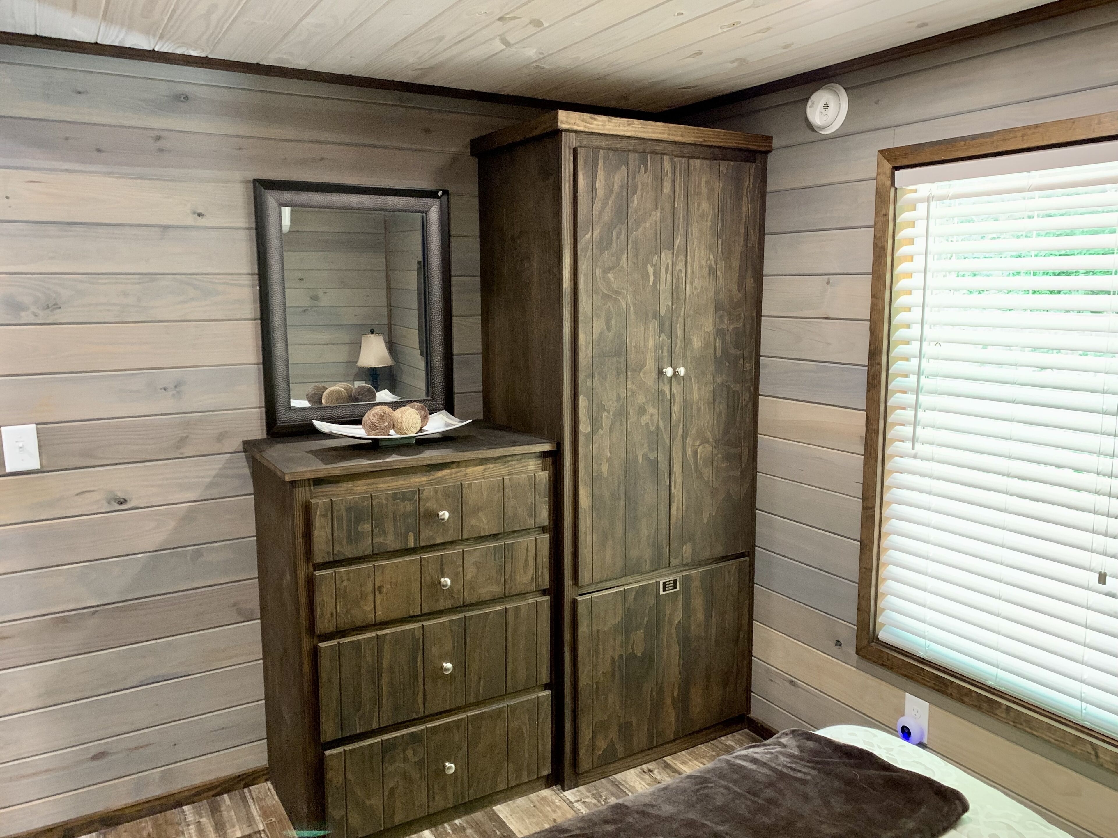 2 bedrooms, WiFi (free), bed sheets