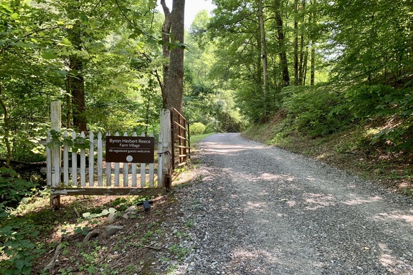 المنطقة المحيطة بالمنشأة