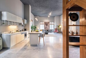 Kühlschrank, Ofen, Herdplatte, Geschirrspüler