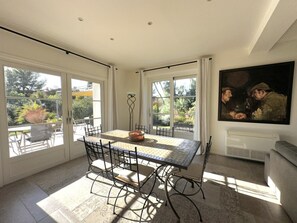 Dining - Chateau DE LA Pascalette (LA LONDE LES MAURES)