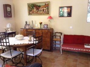 Dining - Chez Manou - Rougiers (ROUGIERS)