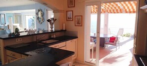 Microwave, oven, dishwasher, coffee/tea maker