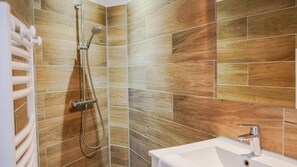 Baignoire, serviettes fournies