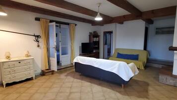 3 chambres, fer et planche Ă repasser, accĂšs Internet