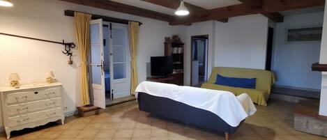3 chambres, fer et planche à repasser, accès Internet