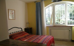 3 chambres, fer et planche à repasser, accès Internet