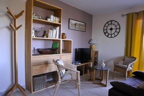 TV, DVD player