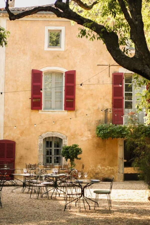 Restauration extérieure