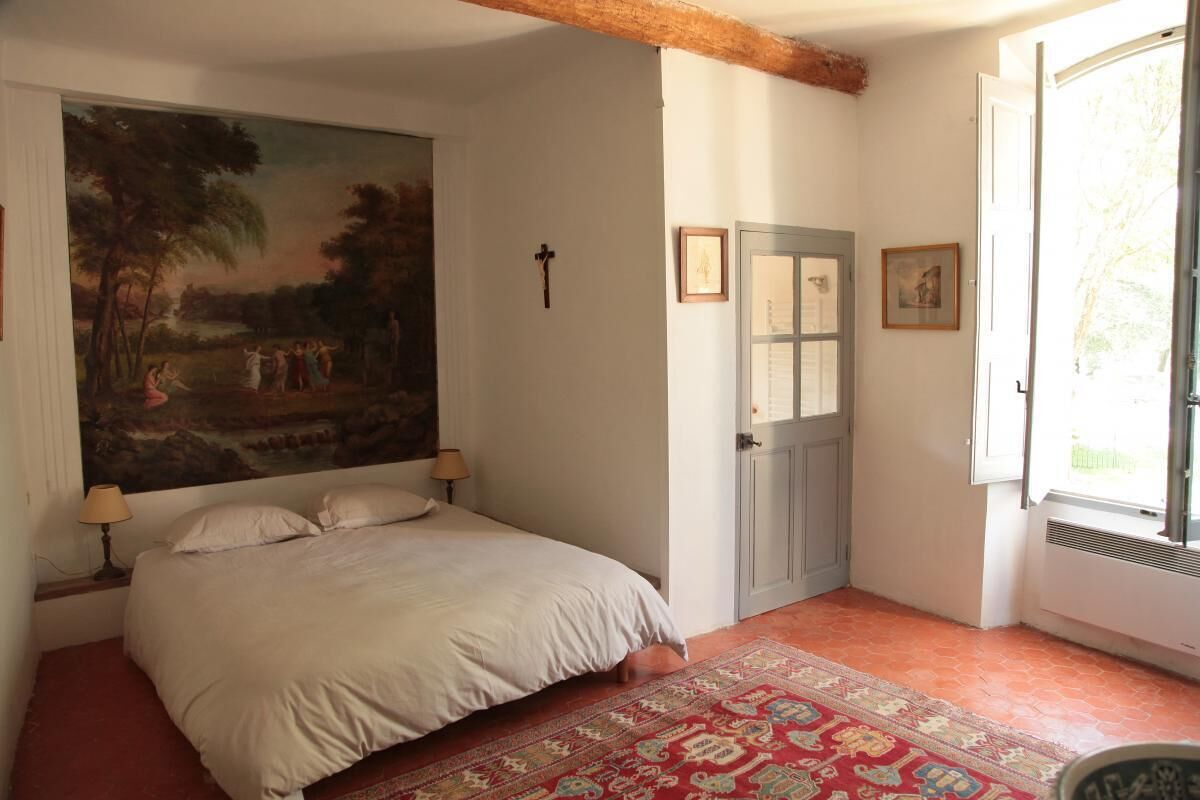 12 slaapkamers, een strijkplank/strijkijzer, internet