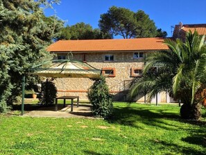 Outdoor dining - Les Figuiers - LA Londe LES Maures (LA LONDE LES MAURES)
