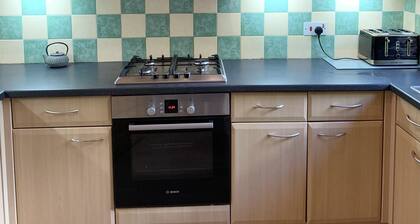 Lake house - 3 bedroom woking