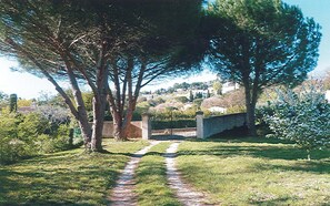 Property grounds - Gîte au Calme La Mignonne (GRIMAUD)