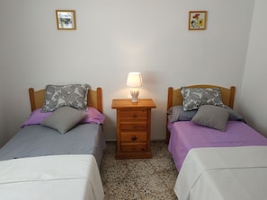 2 bedrooms, iron/ironing board, bed sheets - Sun vacations in Tenerife (PUERTO DE SANTIAGO)