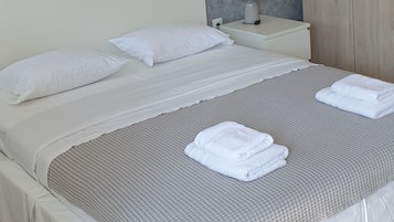 Individually furnished, free WiFi, bed sheets