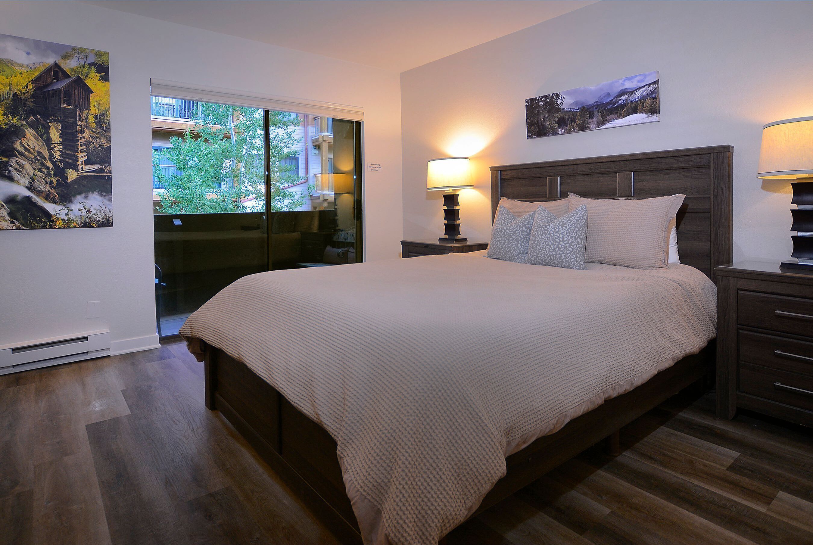 1 chambre, fer et planche à repasser, lit parapluie, Wi-Fi