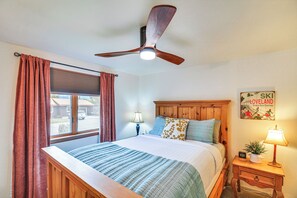 3 bedrooms, iron/ironing board, travel crib, internet