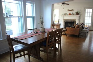 Dining - Bright SE Craftsman with open kitchen and hot tub (Portland)