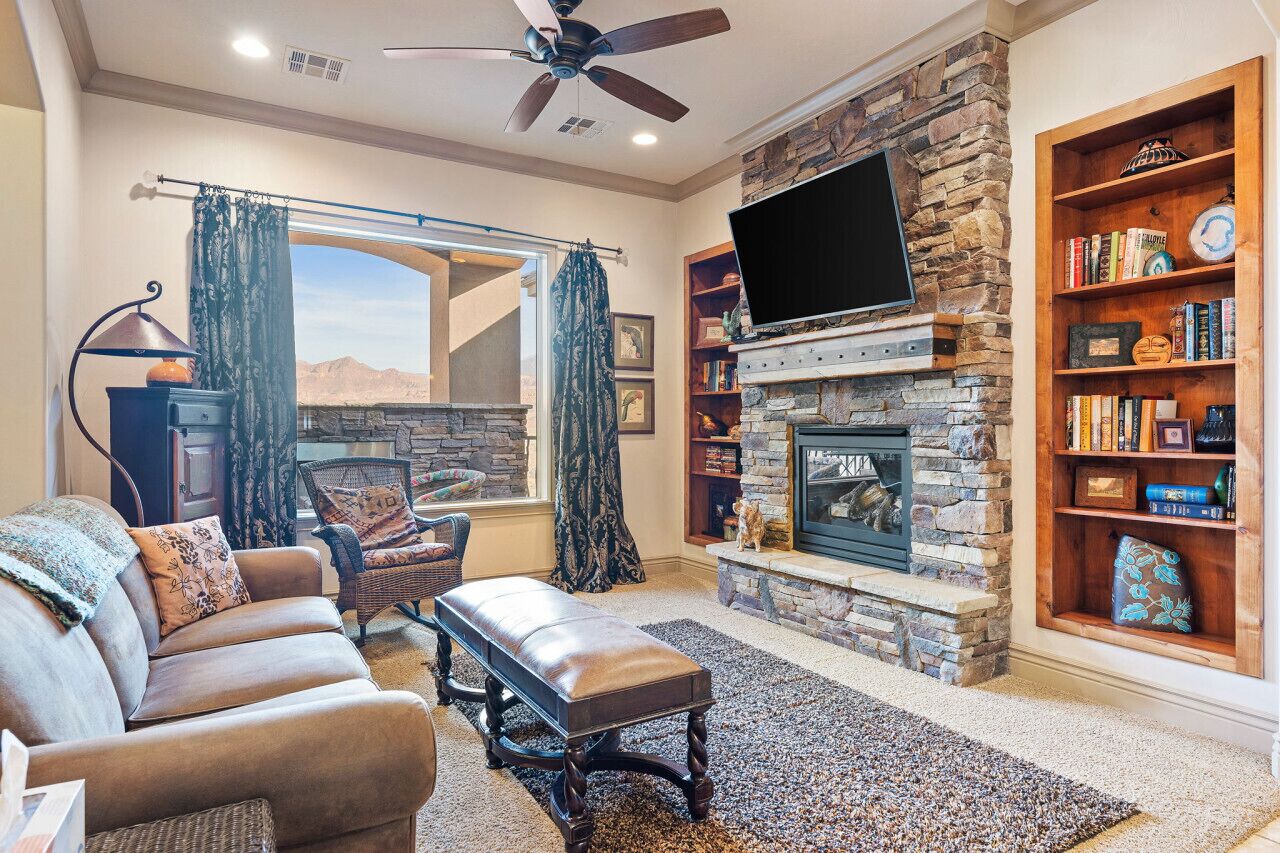 Smart TV, fireplace, DVD player, books