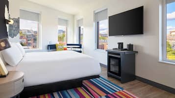 Habitación, 1 cama King size, para no fumadores, en esquina | Caja de seguridad en la habitación y decoración personalizada