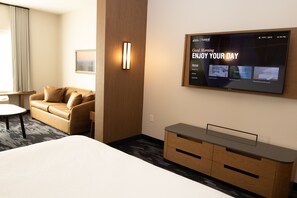 Premium bedding, desk, laptop workspace, free cribs/infant beds - Fairfield Inn & Suites by Marriott San Antonio Medical Center (San Antonio)