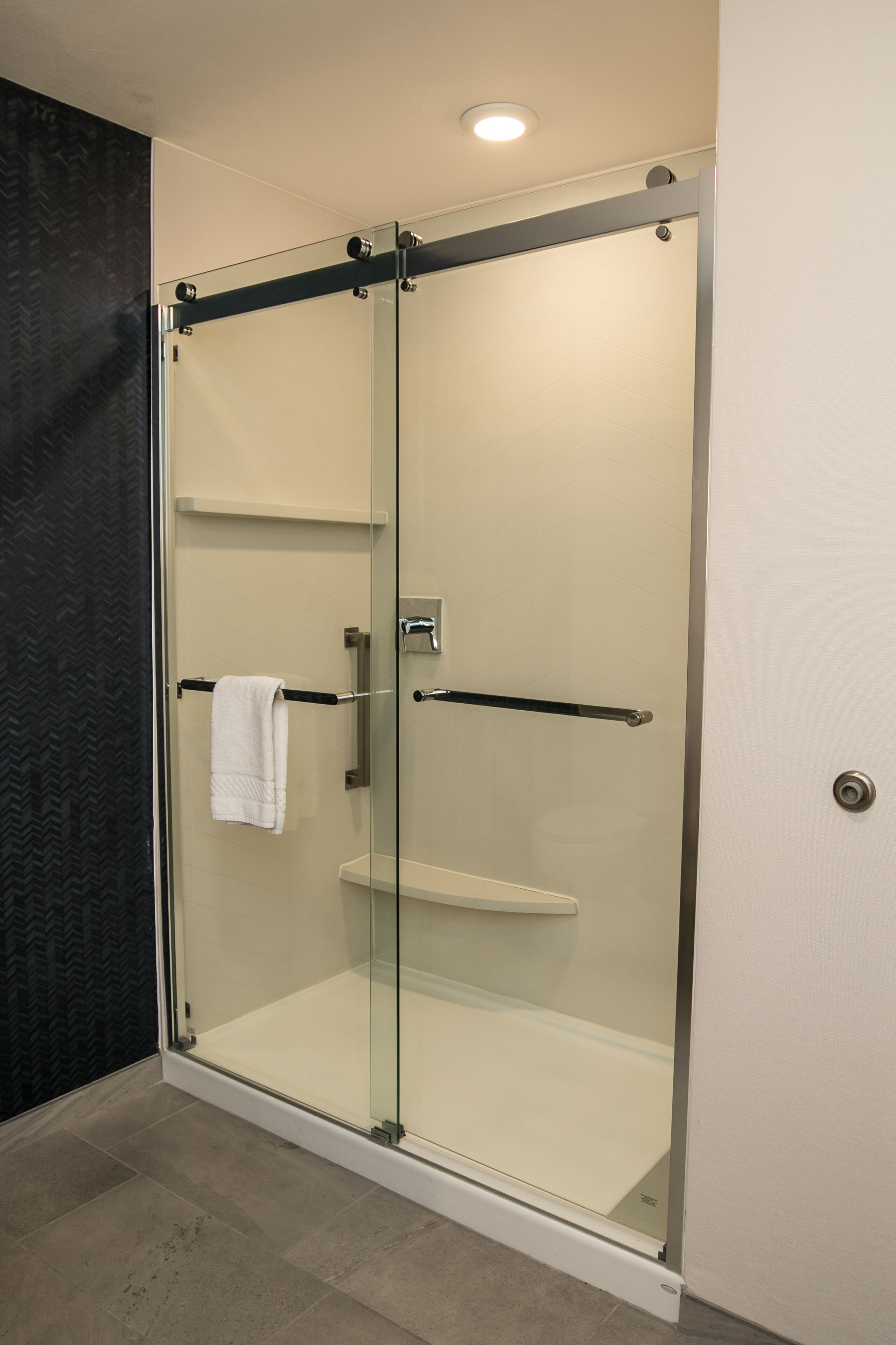 bathtub, free toiletries, hair dryer, towels